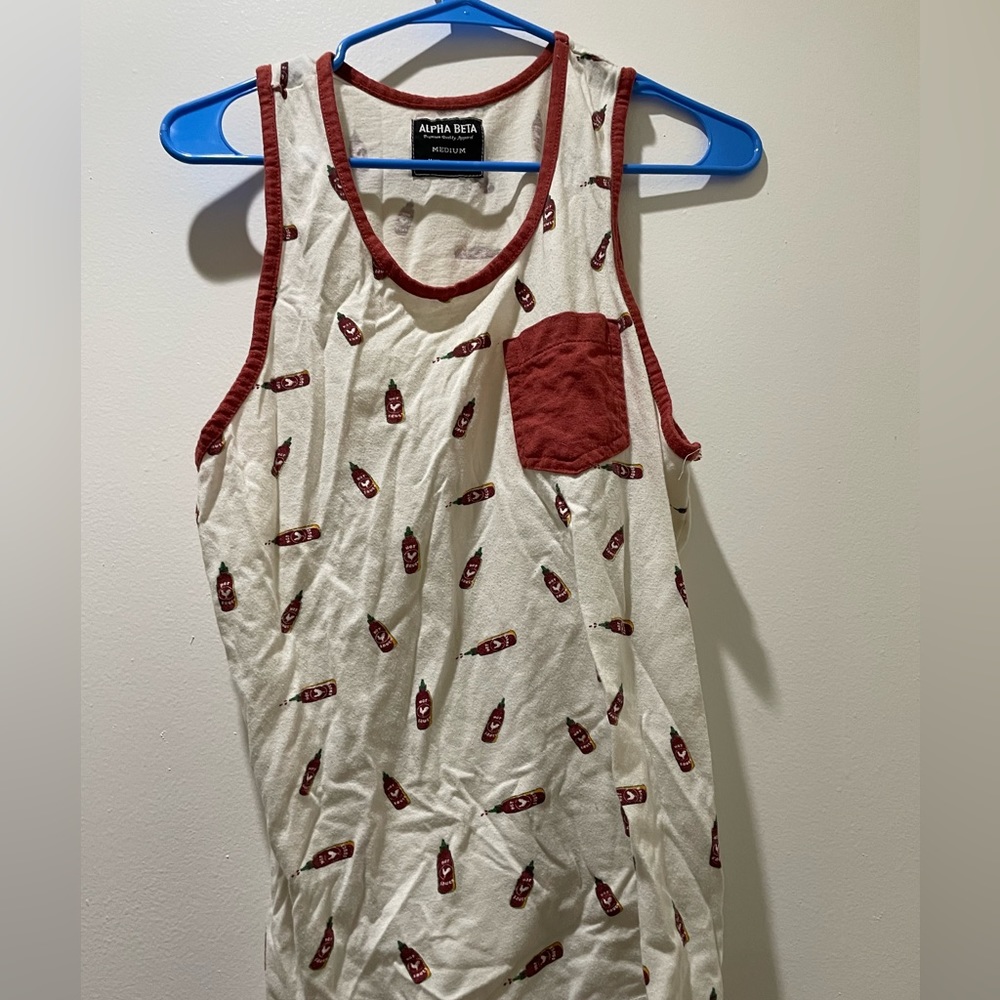 Men’s Alpha Beta Brand Sriracha Bottle Print Tank Top with Pocket, size M